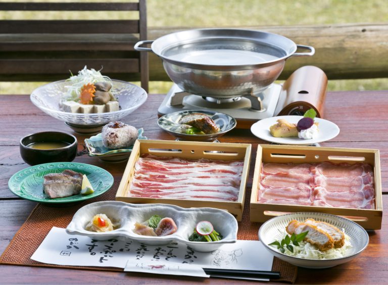 沖田黒豚をたっぷりといろいろな食べ方で味わう満載コース