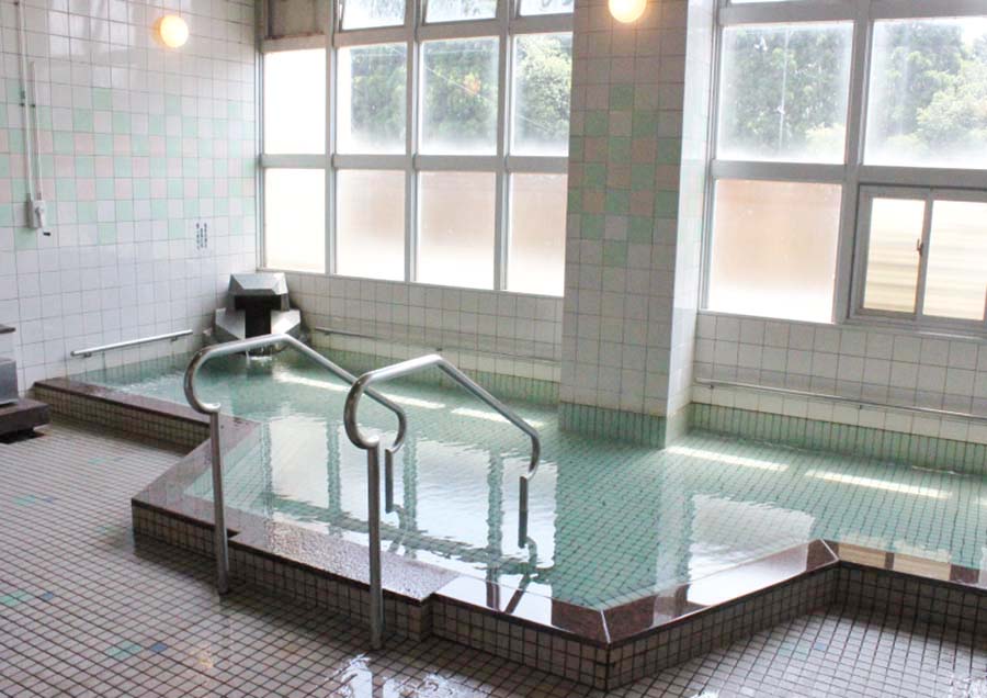 すぐ近くには温泉施設も