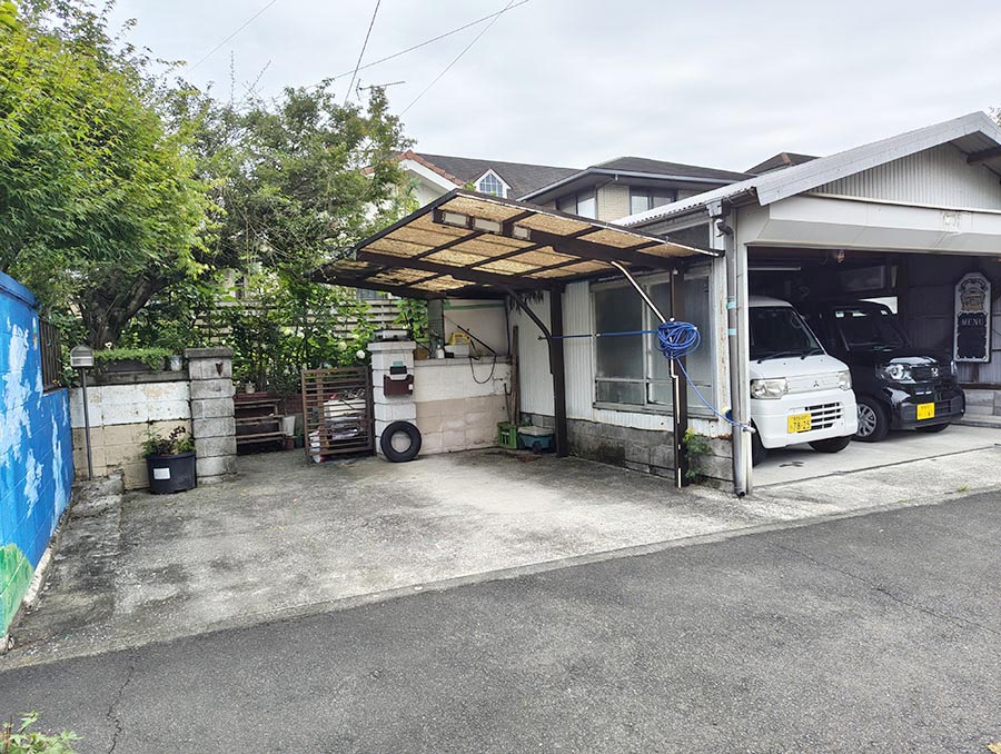 駐車場はこちら（4台程度）